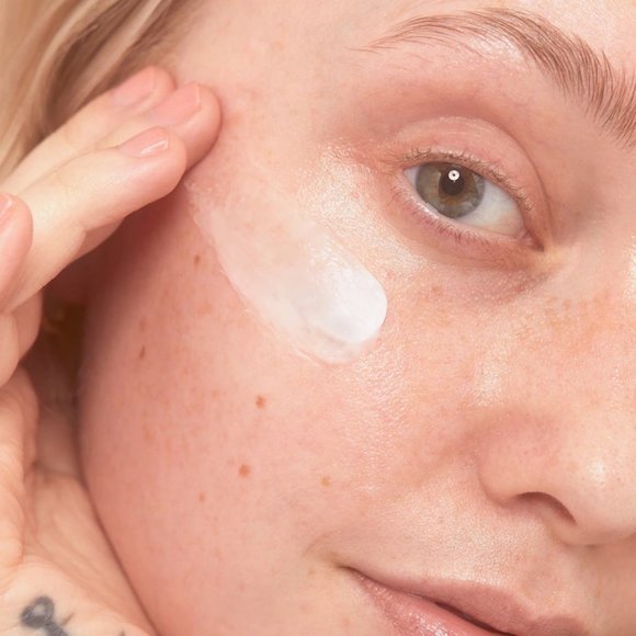 HERBIVORE Pink Cloud Soft Moisture Cream - 1.7 fl oz | 50 mL glass jar - Picture 5 of 12